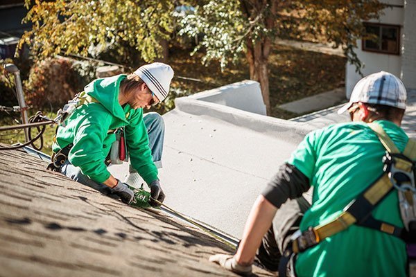 solar-panel-installation-crew-members-on-roof-of-h-2024-11-03-04-48-58-utc.jpg solar-panel-installation-crew-members-on-roof-of-h-2024-11-03-04-48-58-utc.jpg